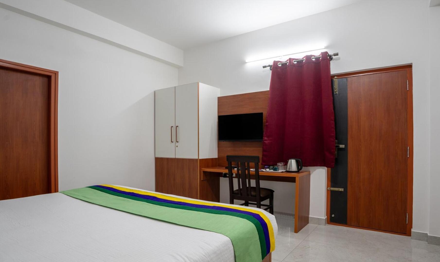 Hotel Royal Platinum บังกาลอร์ ภายนอก รูปภาพ