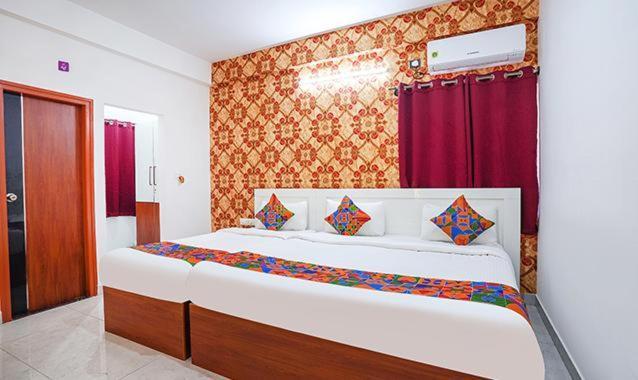 Hotel Royal Platinum บังกาลอร์ ภายนอก รูปภาพ