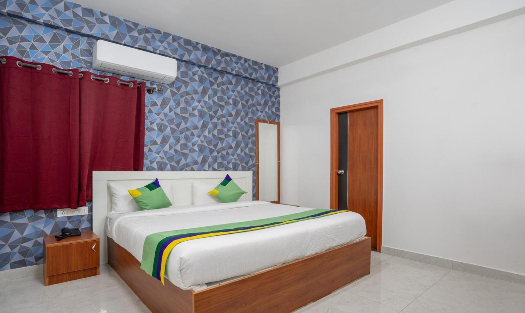 Hotel Royal Platinum บังกาลอร์ ภายนอก รูปภาพ