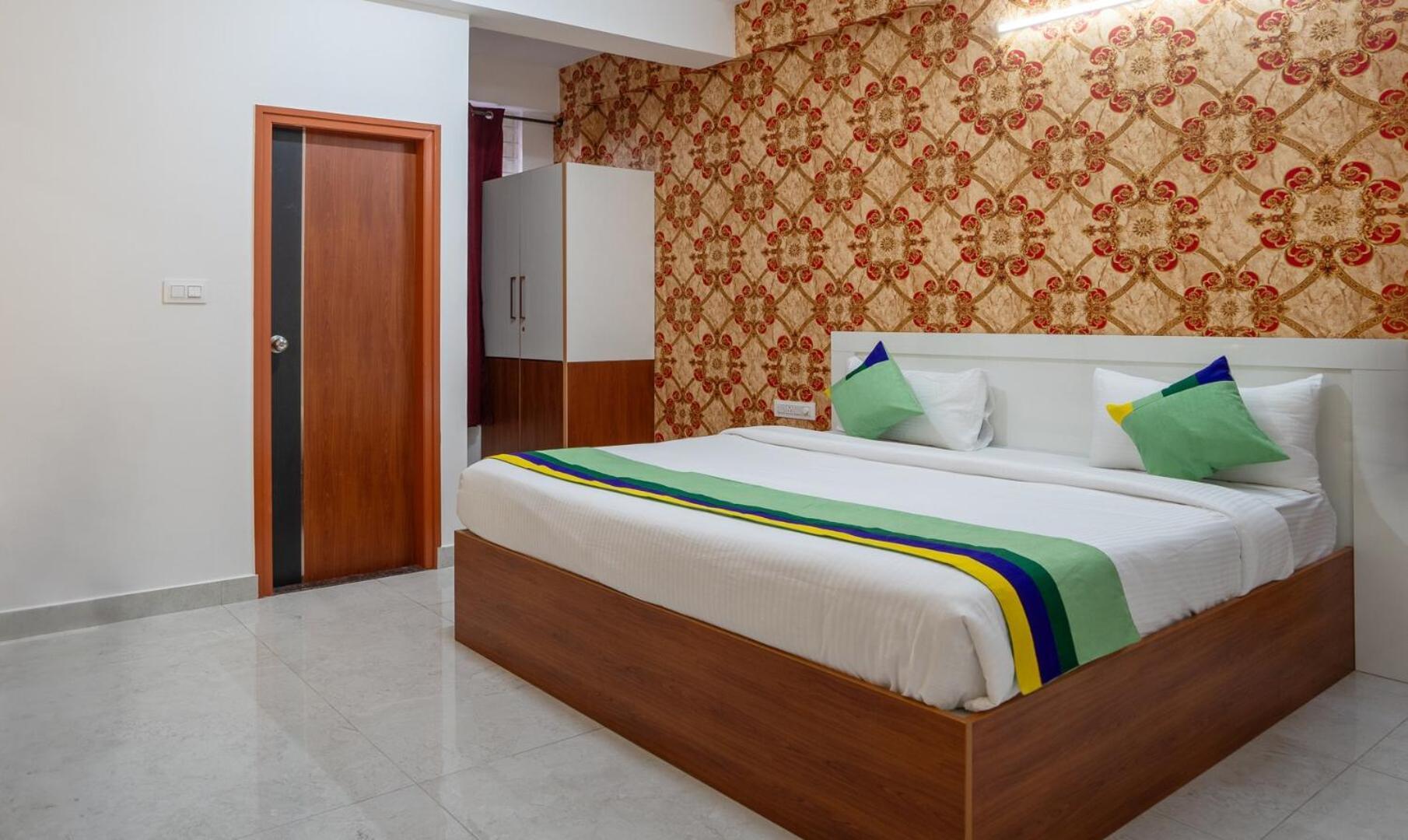 Hotel Royal Platinum บังกาลอร์ ภายนอก รูปภาพ