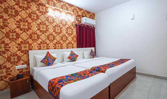 Hotel Royal Platinum บังกาลอร์ ภายนอก รูปภาพ